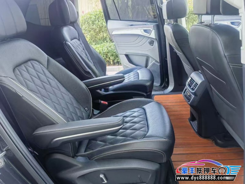 22年大众揽镜轿车抵押车出售