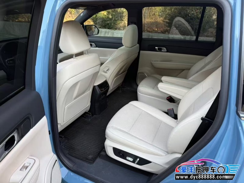 21年理想ONE轿车抵押车出售