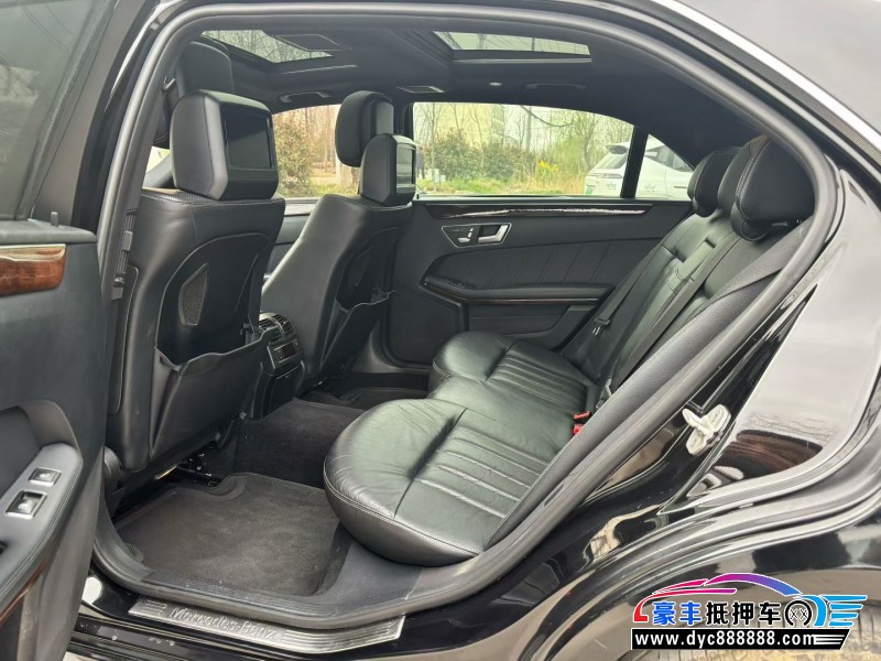 13年奔驰E轿车抵押车出售