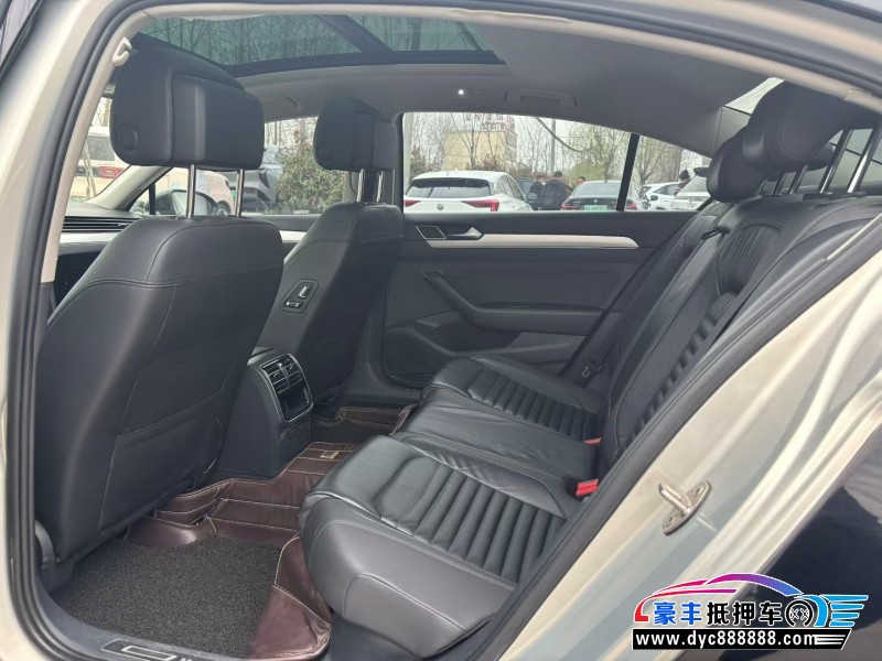 17年大众迈腾轿车抵押车出售