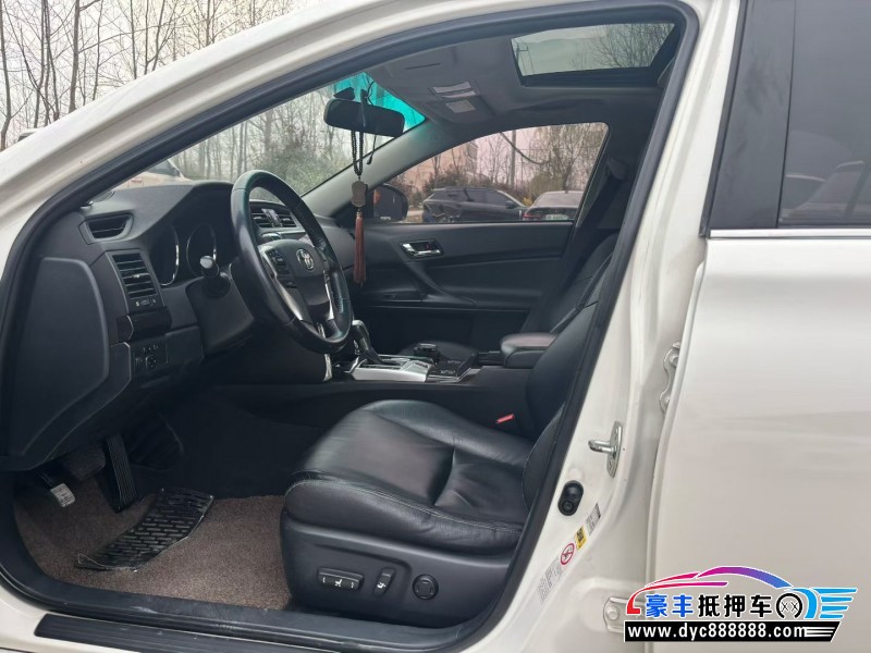 13年丰田锐志轿车抵押车出售