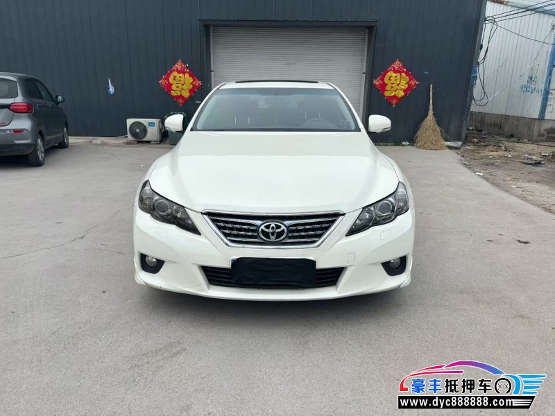 抵押车出售13年丰田锐志轿车