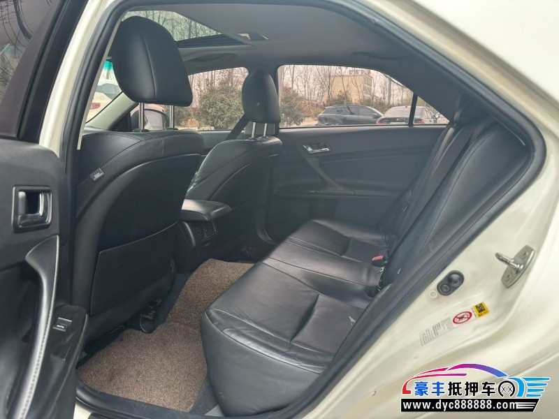 13年丰田锐志轿车抵押车出售