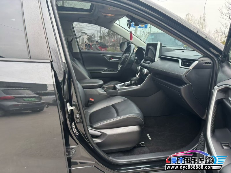 20年丰田RAV4轿车抵押车出售