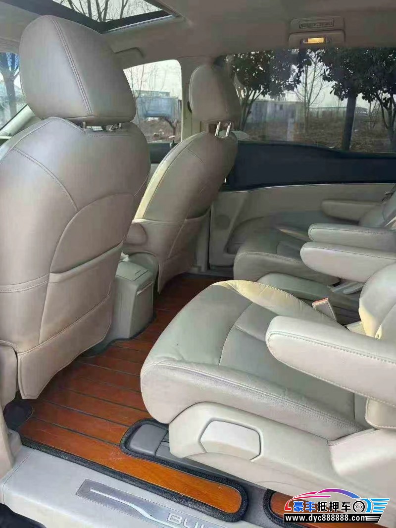 19年别克GL8轿车抵押车出售