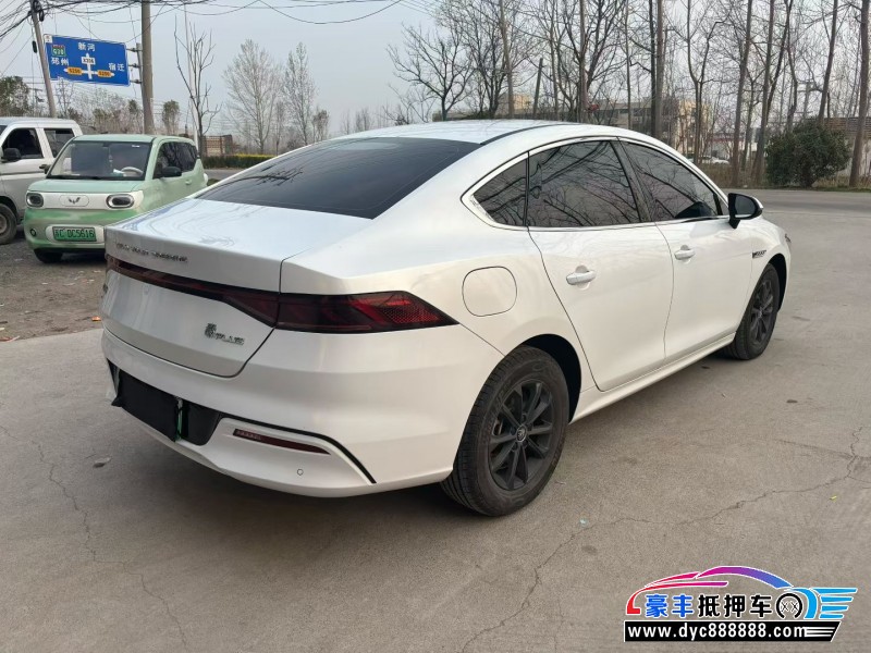 25年比亚迪秦轿车抵押车出售