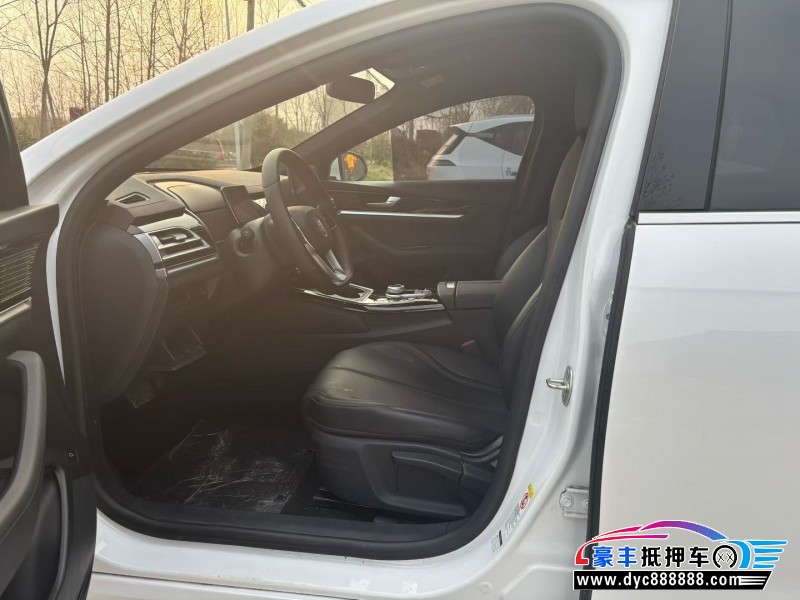 25年比亚迪秦轿车抵押车出售