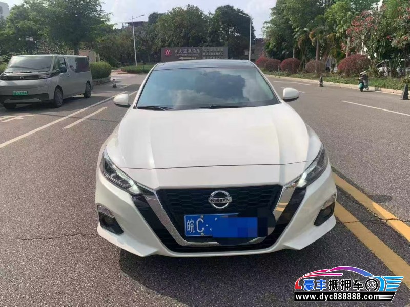 20年日产天籁轿车抵押车出售