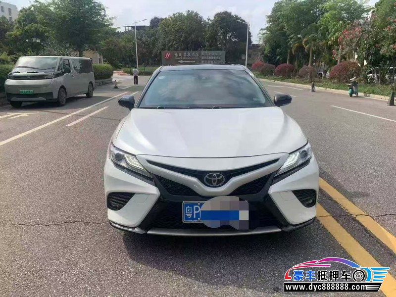 18年丰田凯美瑞轿车抵押车出售