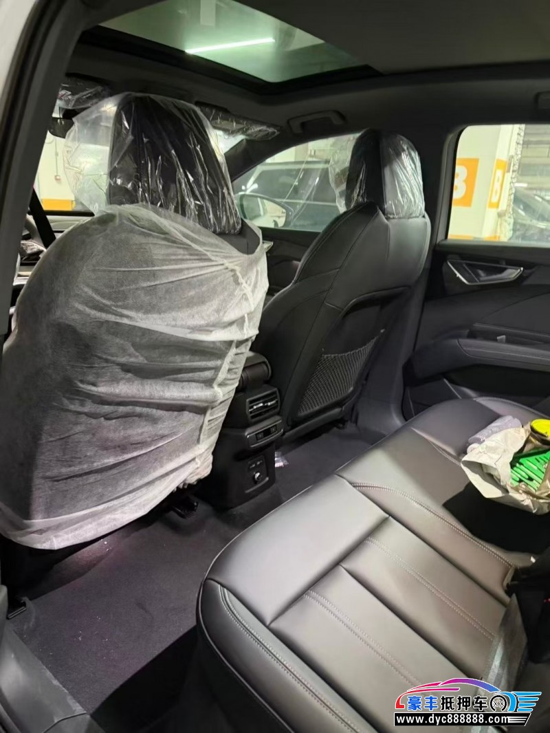 26年奥迪Q4轿车抵押车出售