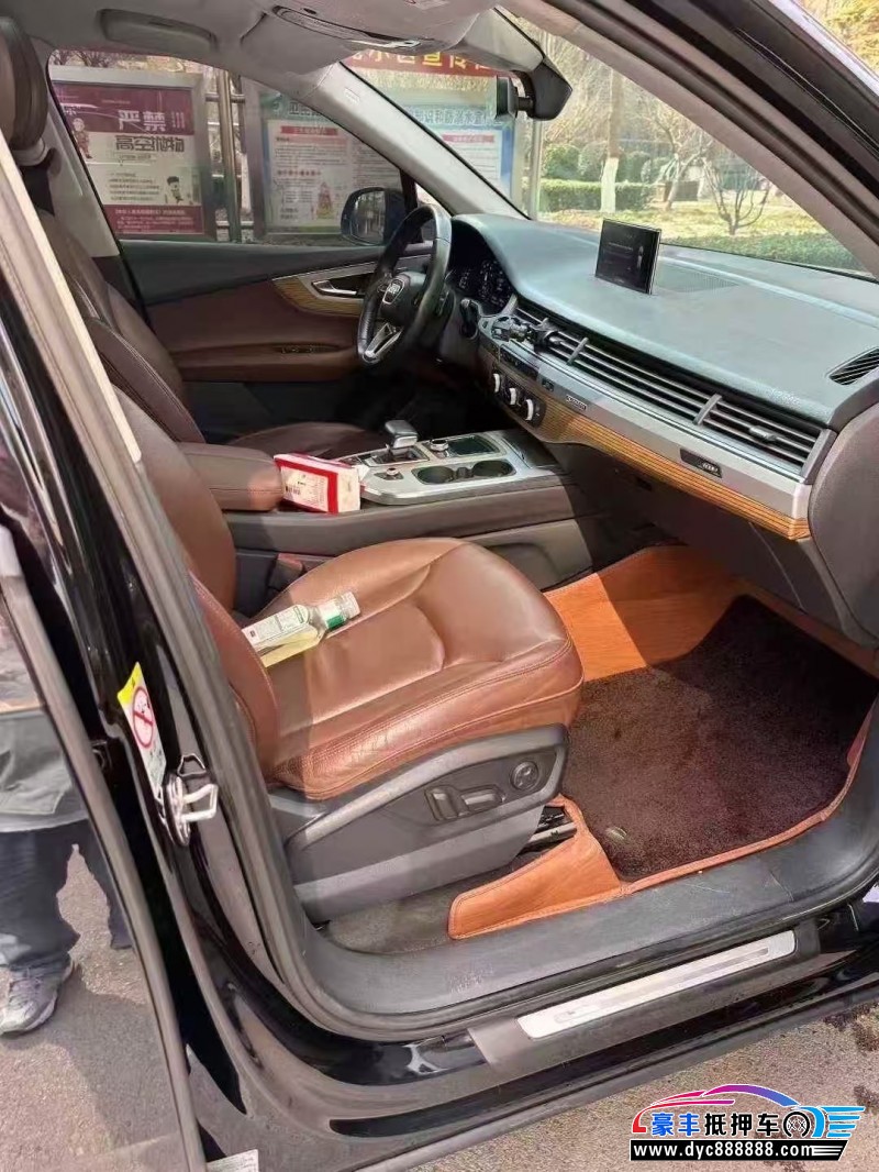 19年奥迪Q7轿车抵押车出售