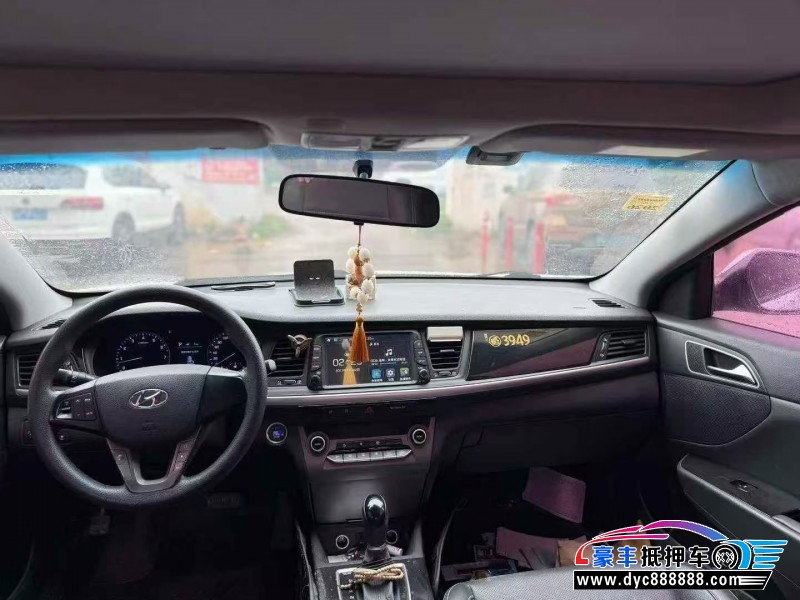 18年现代名图轿车抵押车出售