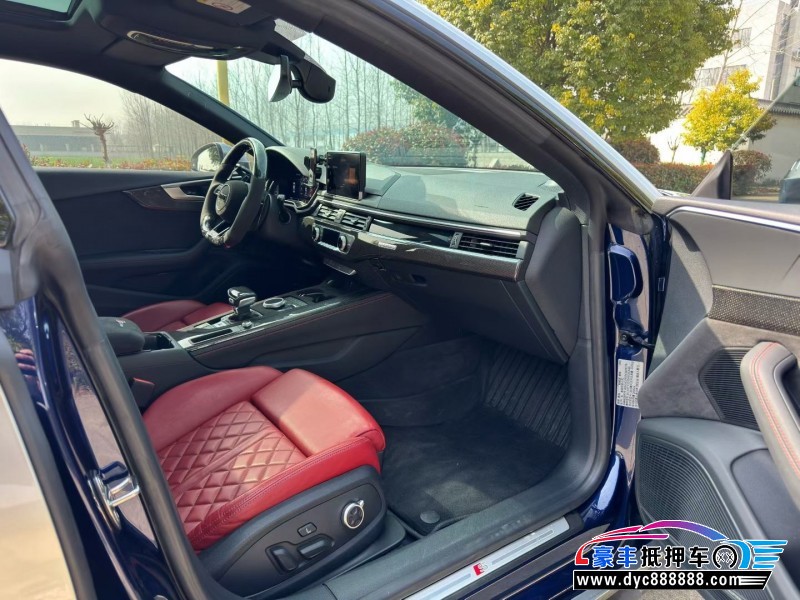 19年奥迪S5轿车抵押车出售