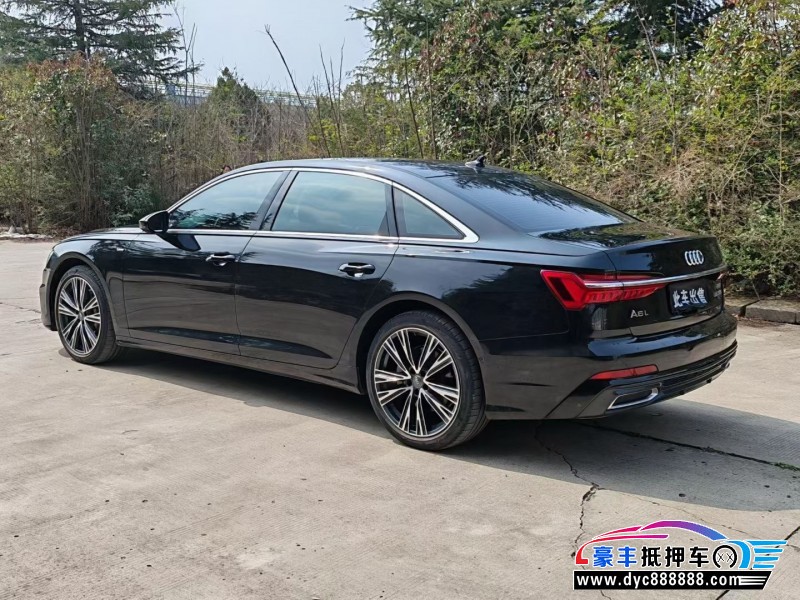 17年奥迪A6轿车抵押车出售