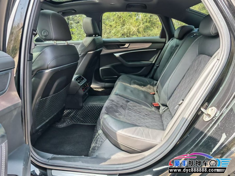 17年奥迪A6轿车抵押车出售