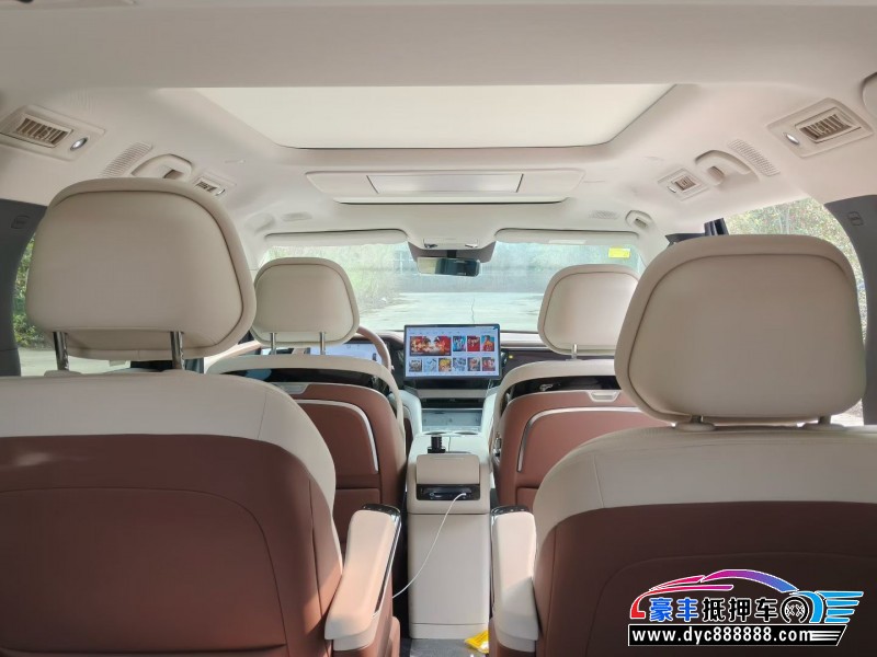 25年比亚迪夏轿车抵押车出售