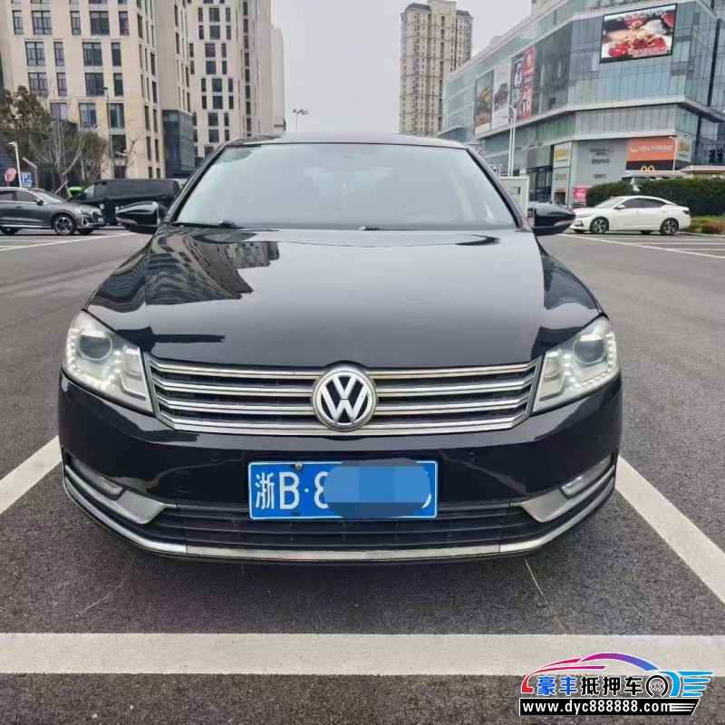 抵押车出售13年大众迈腾轿车