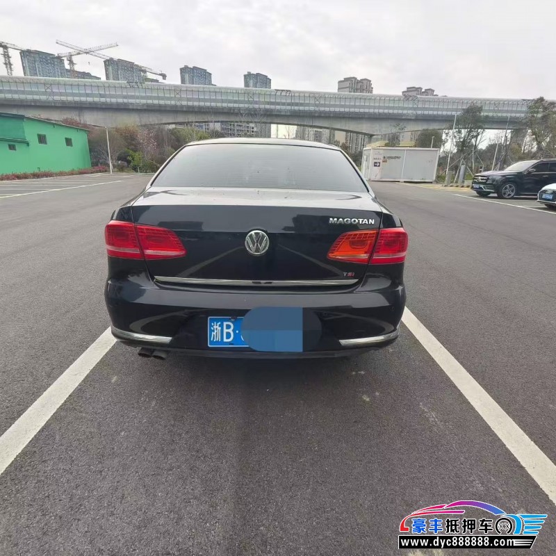 13年大众迈腾轿车抵押车出售