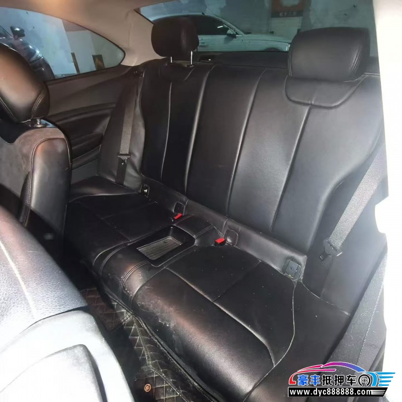 17年宝马2系轿车抵押车出售