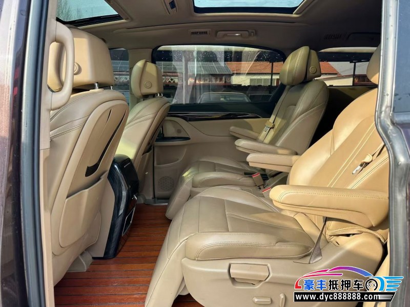 17年别克GL8轿车抵押车出售