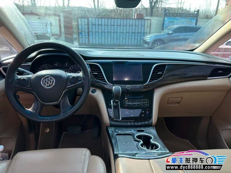 17年别克GL8轿车抵押车出售