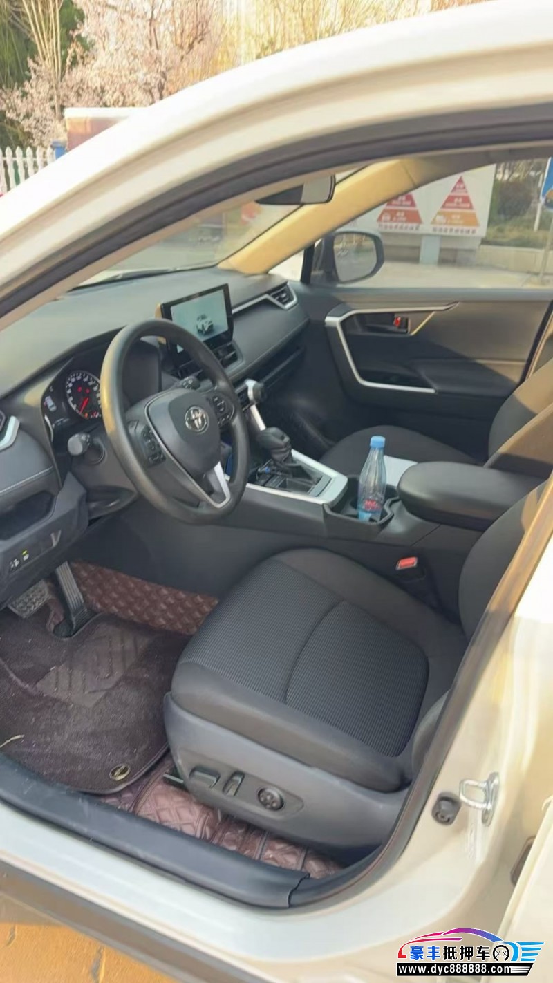 25年丰田RAV4轿车抵押车出售