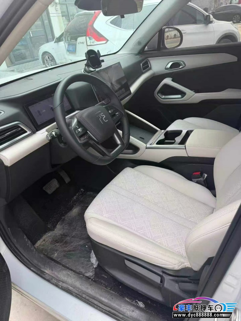 25年比亚迪元轿车抵押车出售