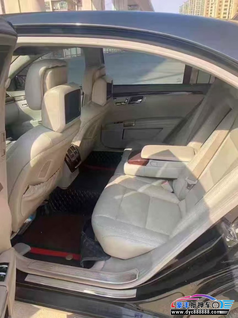 12年奔驰S轿车抵押车出售