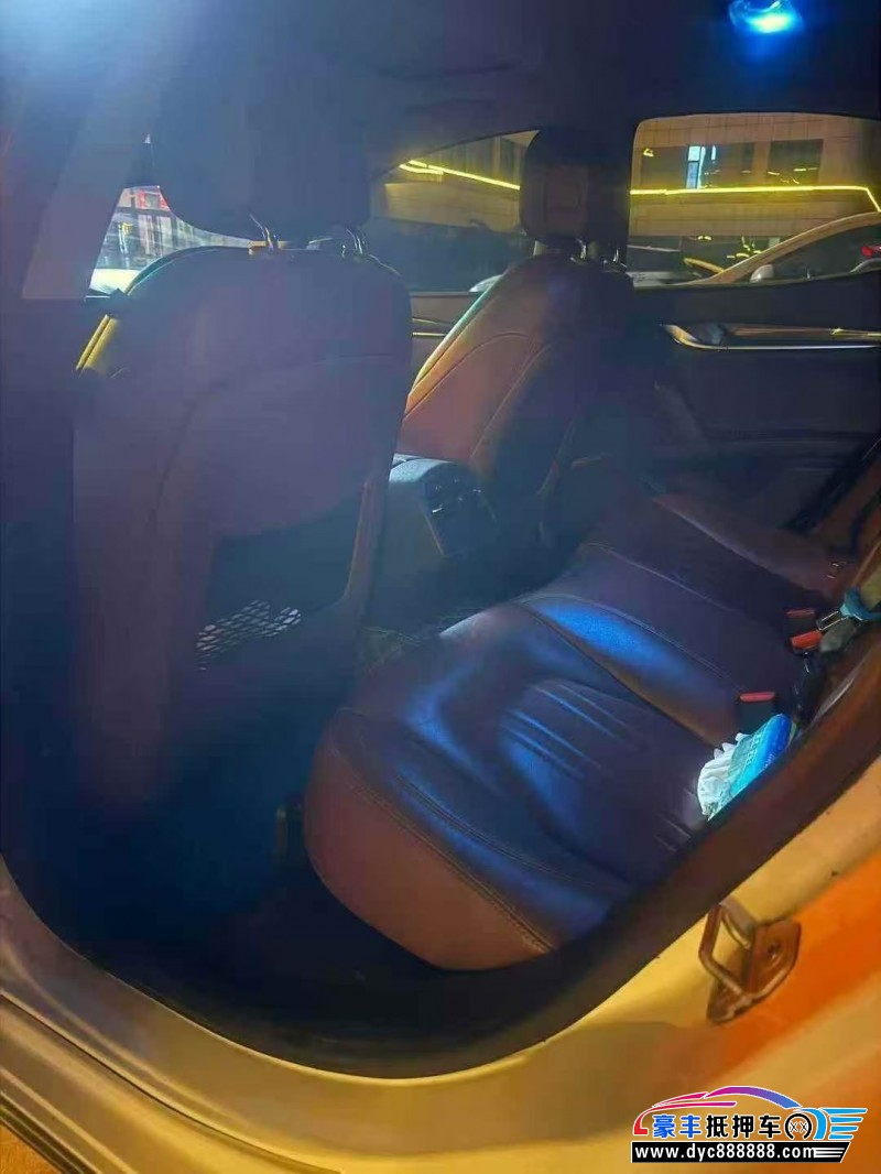 15年玛莎拉蒂Ghibli轿车抵押车出售