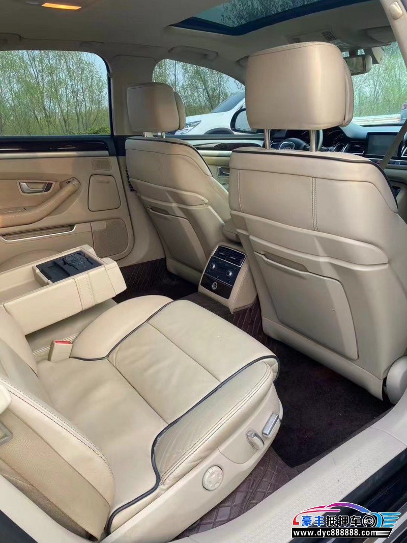 10年奥迪A8L轿车抵押车出售