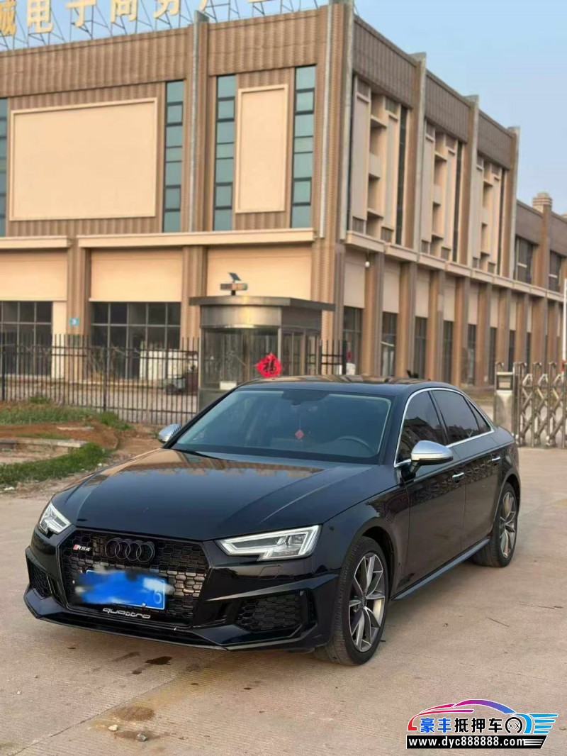 18年奥迪A4L轿车抵押车出售