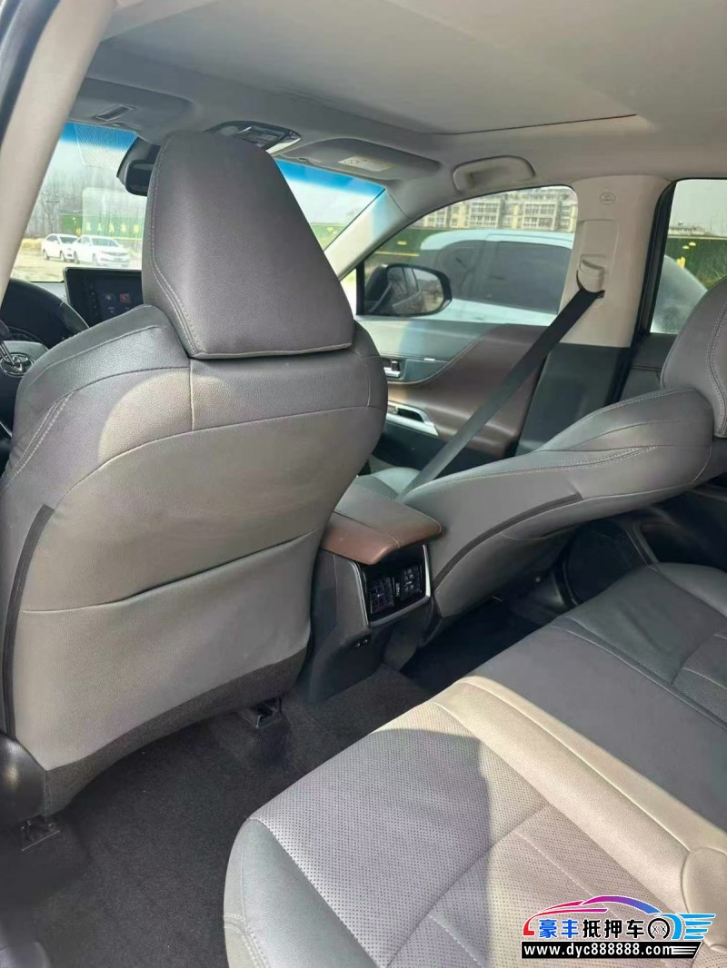 23年丰田雷凌轿车抵押车出售