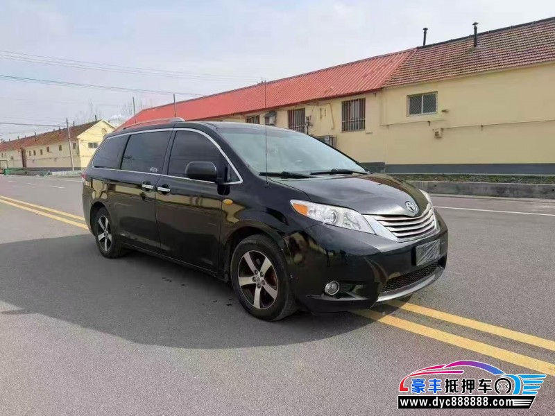 17年丰田塞纳轿车抵押车出售