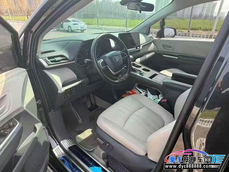 24年丰田塞纳轿车抵押车出售