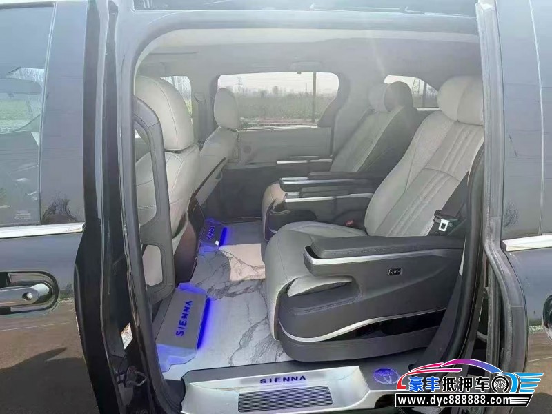 24年丰田塞纳轿车抵押车出售