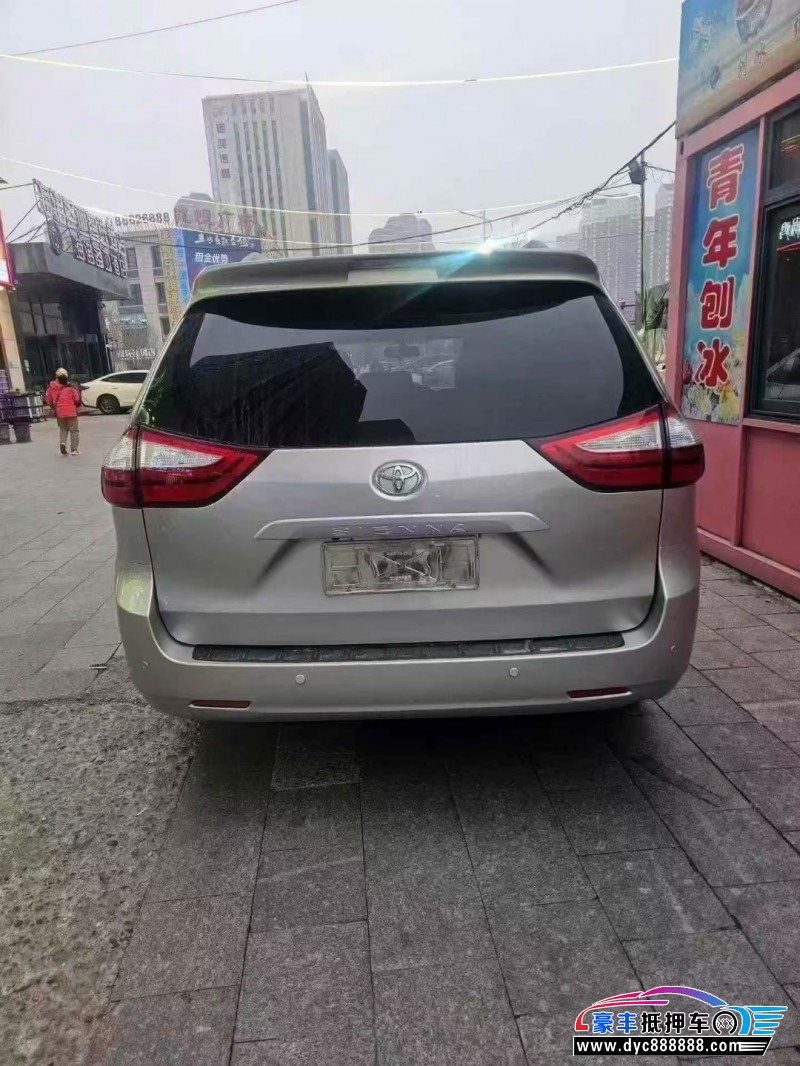 17年丰田塞纳轿车抵押车出售