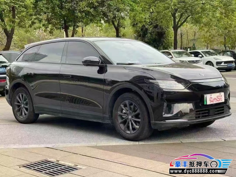 25年零跑C11轿车抵押车出售