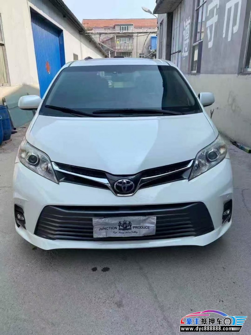 抵押车出售18年丰田塞纳轿车