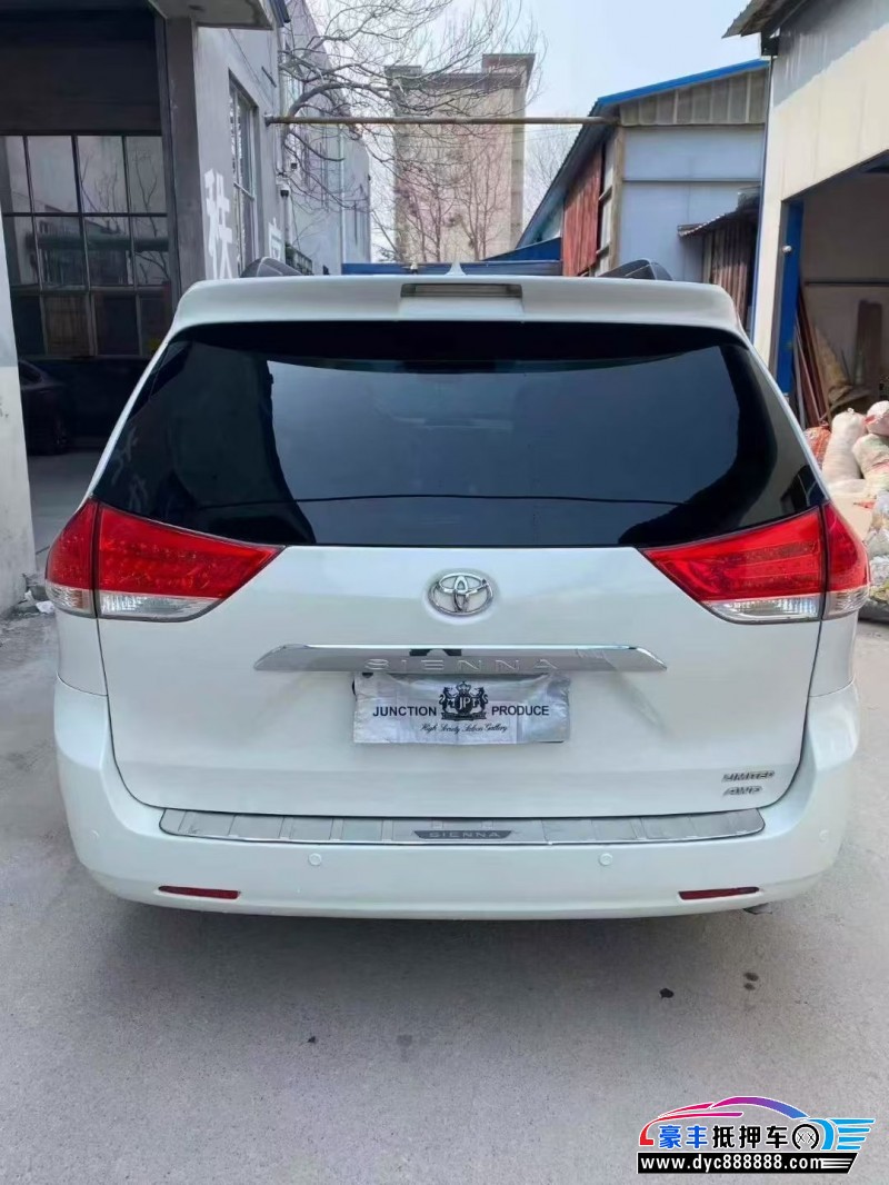 18年丰田塞纳轿车抵押车出售