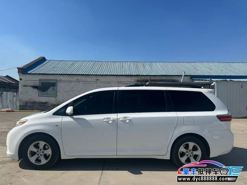 15年丰田塞纳轿车抵押车出售