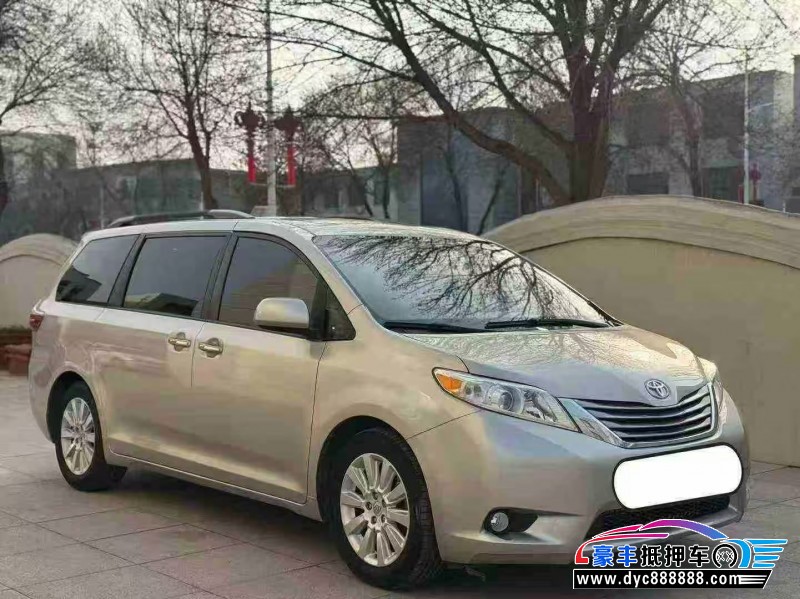 18年丰田塞纳轿车抵押车出售