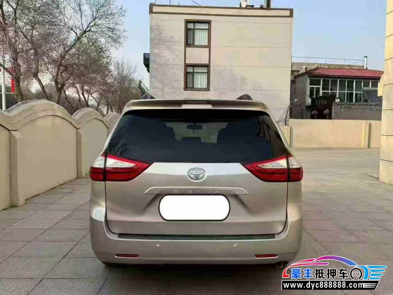 18年丰田塞纳轿车抵押车出售