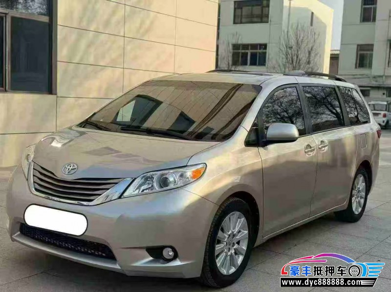 18年丰田塞纳轿车抵押车出售