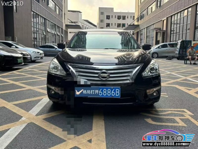 15年日产天籁轿车抵押车出售