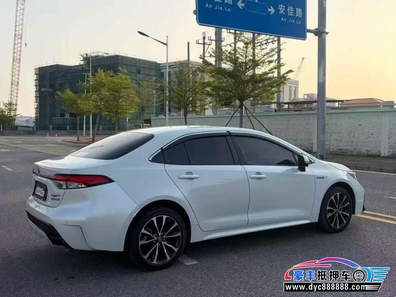 21年丰田雷凌轿车抵押车出售