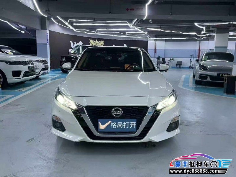 22年日产天籁轿车抵押车出售