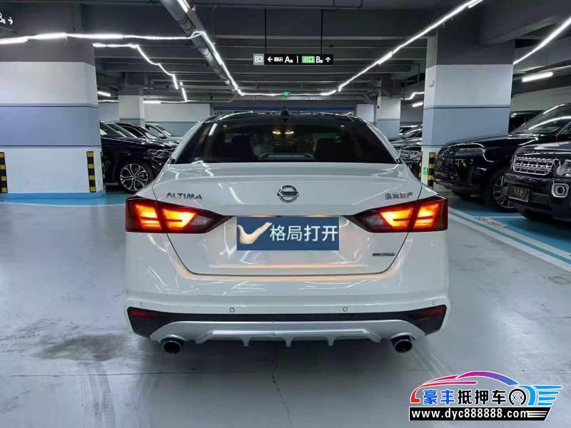 22年日产天籁轿车抵押车出售