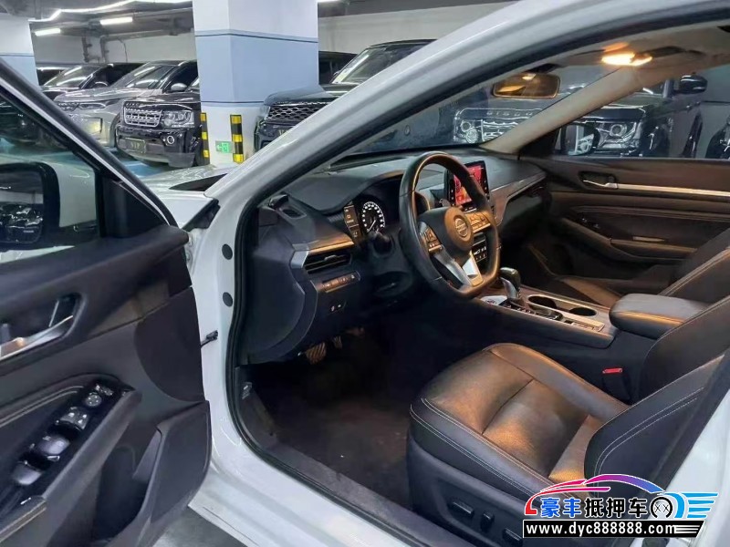 22年日产天籁轿车抵押车出售