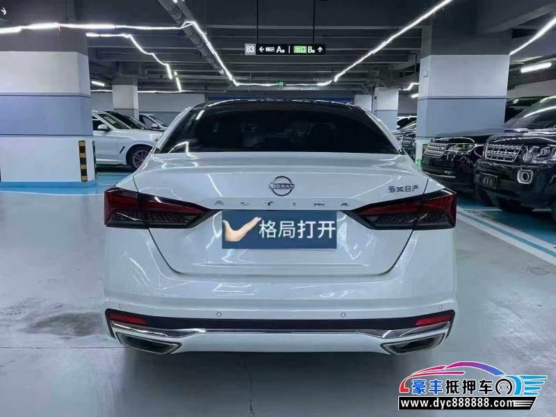 23年日产天籁轿车抵押车出售