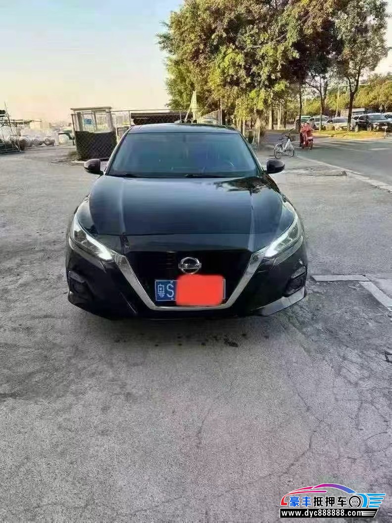 19年日产天籁轿车抵押车出售